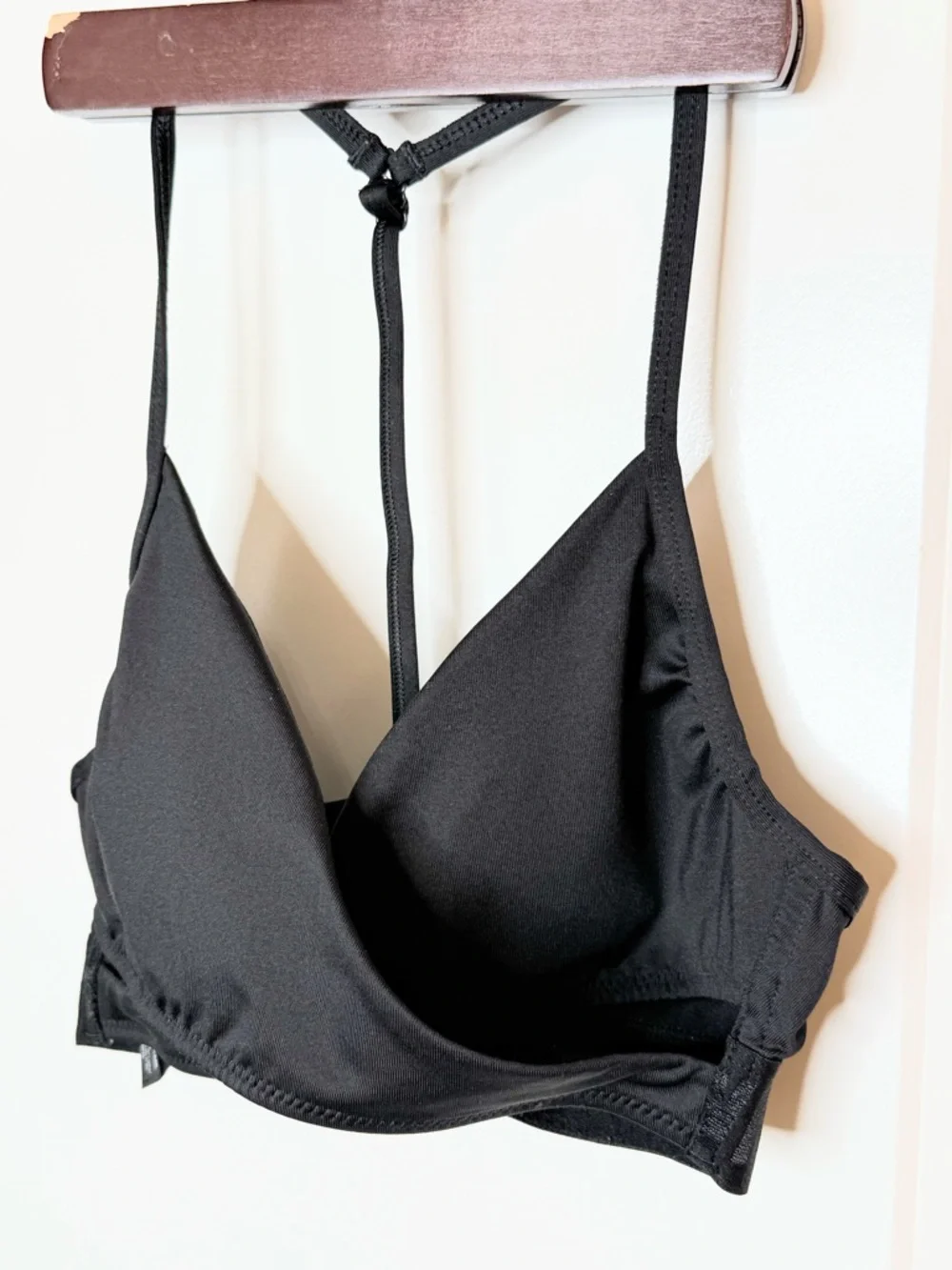 PINK Victoria’s Secret Sports Bra XS Black Strappy Racerback Wireless - Picture 3 of 7